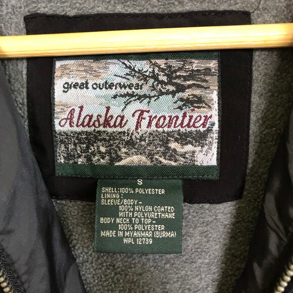 VTG Alaska Frontier Black Quilted Jacket Small Hooded 90s Barn Chore Minimalist - Picture 5 of 9